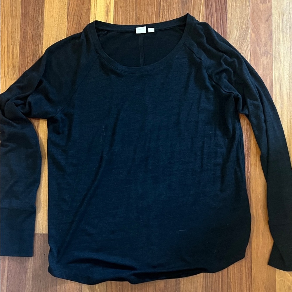 GAP Classic Black Long Sleeve Tee